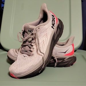 Hoka Women's Clifton 8 Size 10.5